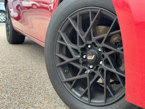 Used 2015 Toyota Corolla LE image 2