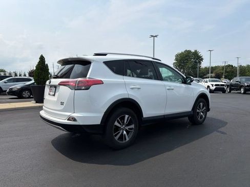 Used 2018 Toyota RAV4 XLE AWD/4WD image 7