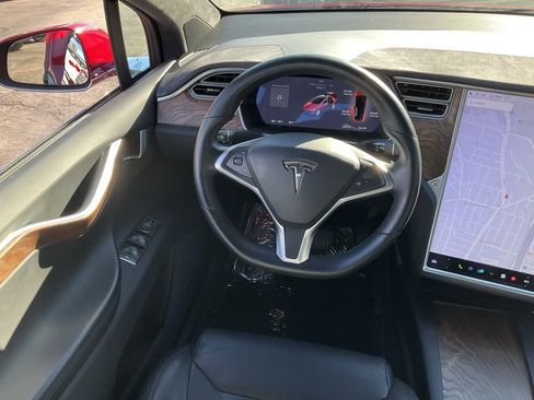 Used 2017 Tesla Model X 75D image 42