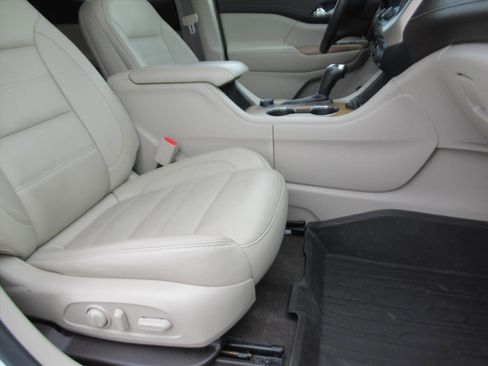 Used 2019 GMC Acadia Denali w/ Technology Package image 10