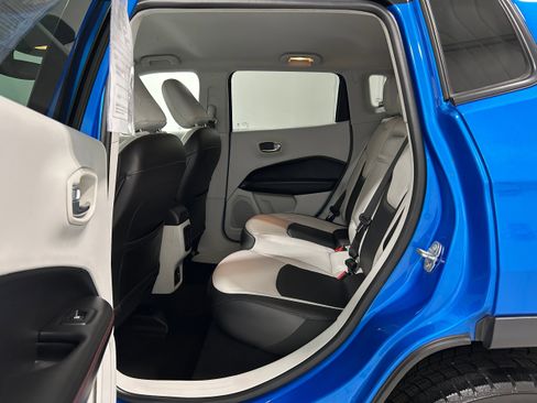 Used 2019 Jeep Compass Limited AWD/4WD image 30