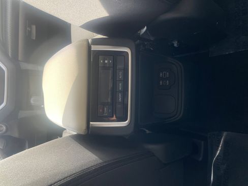 Certified 2023 Subaru Ascent Premium w/ Convenience Package image 22