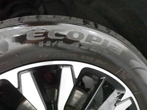 Certified 2022 Ford Escape SE w/ SE Sport Appearance Package image 35