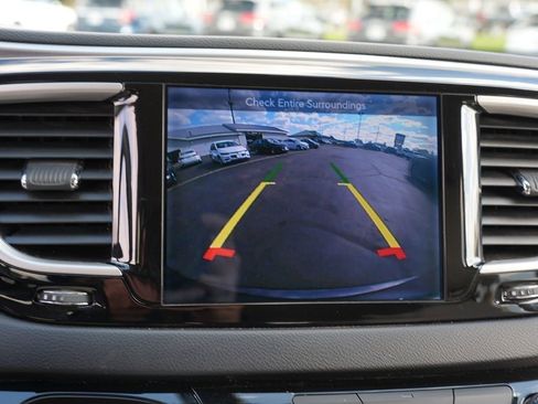 Used 2017 Chrysler Pacifica Touring Plus FWD image 28