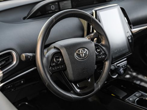 Used 2021 Toyota Prius Prime XLE image 14