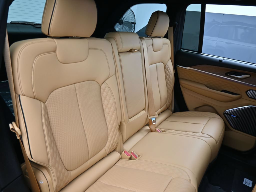 New 2025 Jeep Grand Cherokee Summit AWD/4WD image 51