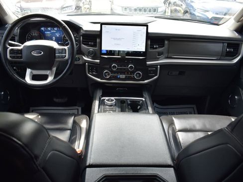 Used 2022 Ford Expedition XLT AWD/4WD image 17