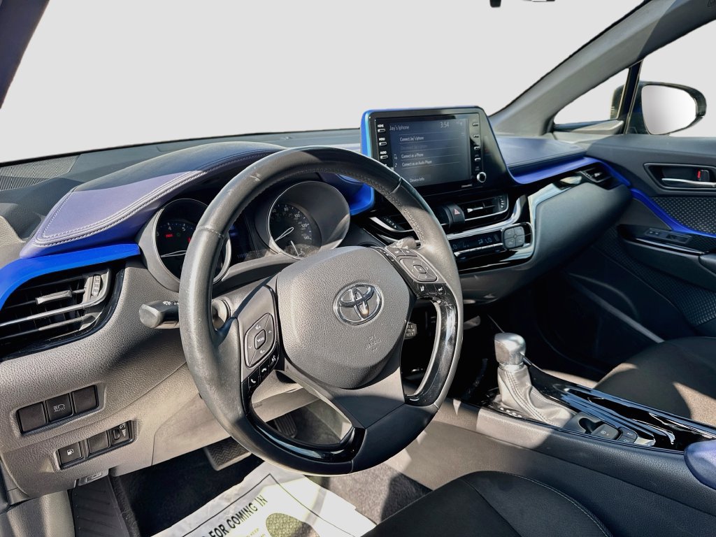 Used 2020 Toyota C-HR XLE FWD image 9