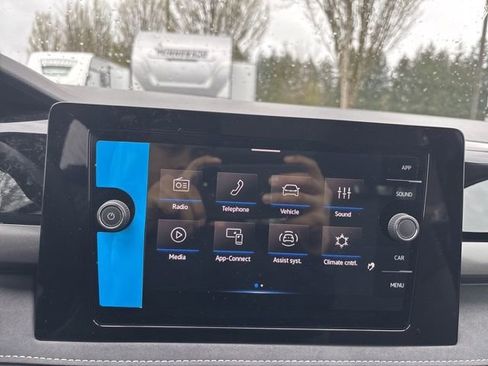 New 2025 Volkswagen Taos SE AWD/4WD image 15