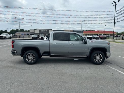 Used 2026 Chevrolet Silverado 2500 LTZ w/ LTZ Convenience Package AWD/4WD image 14