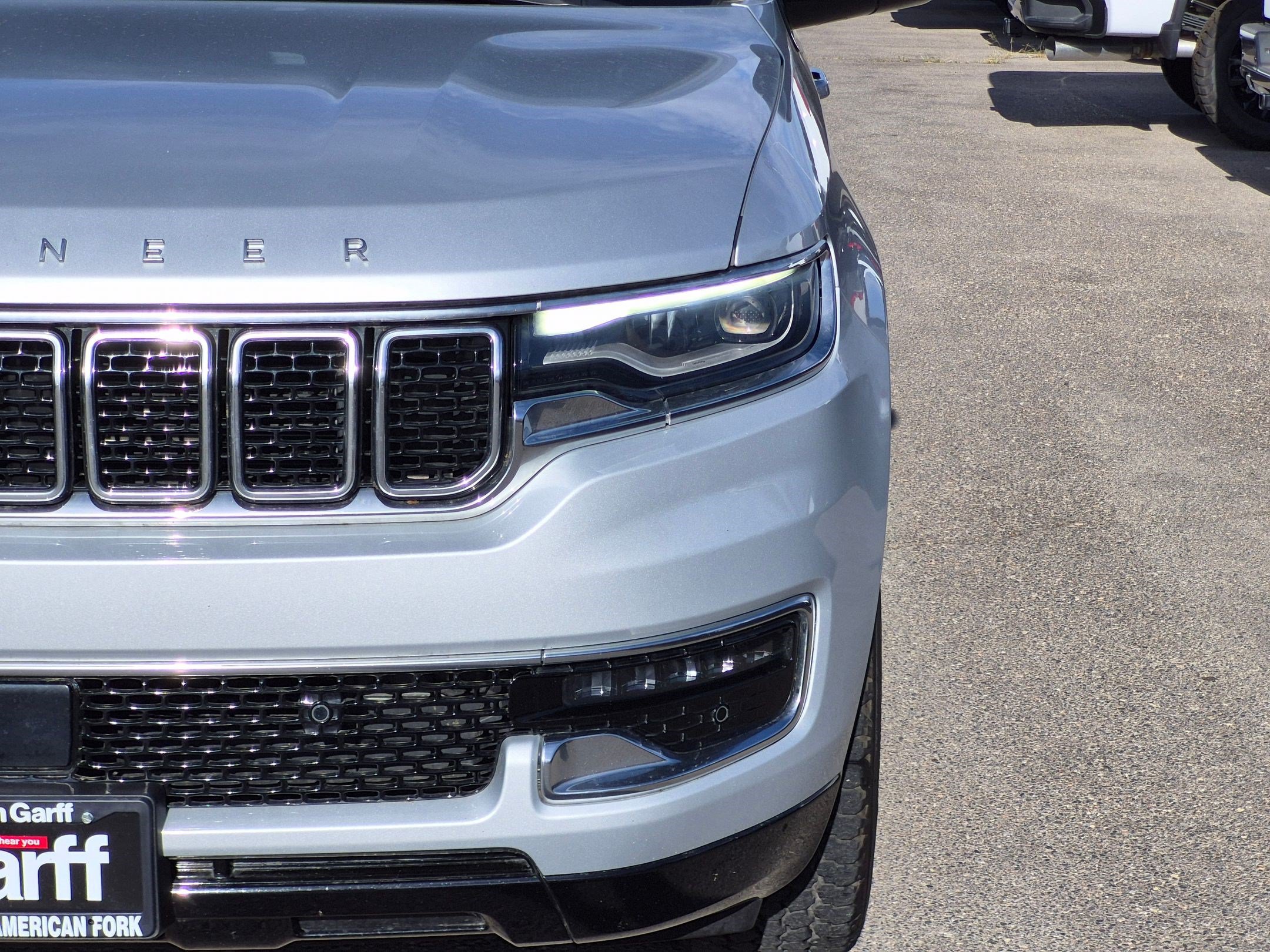 Used 2023 Jeep Wagoneer 4WD image 10