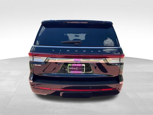 Certified 2024 Lincoln Navigator Premiere AWD/4WD image 8