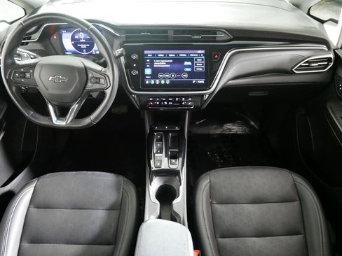 Used 2022 Chevrolet Bolt LT image 10