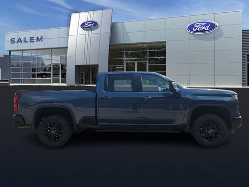 Used 2025 Chevrolet Silverado 2500 Custom w/ Custom Convenience Package AWD/4WD image 2
