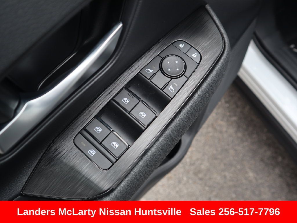 Used 2026 Nissan Kicks SV w/ SV Premium Package FWD image 22