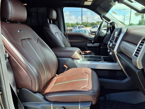 Used 2017 Ford F250 Platinum w/ Platinum Ultimate Package AWD/4WD image 28