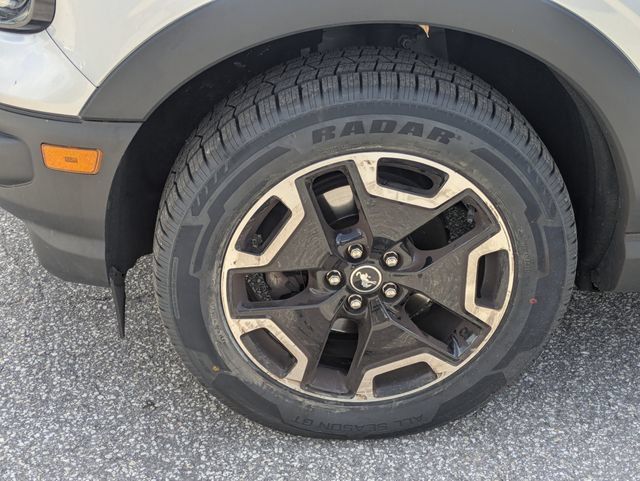 Used 2022 Ford Bronco Sport Outer Banks w/ Tech Package AWD/4WD image 11