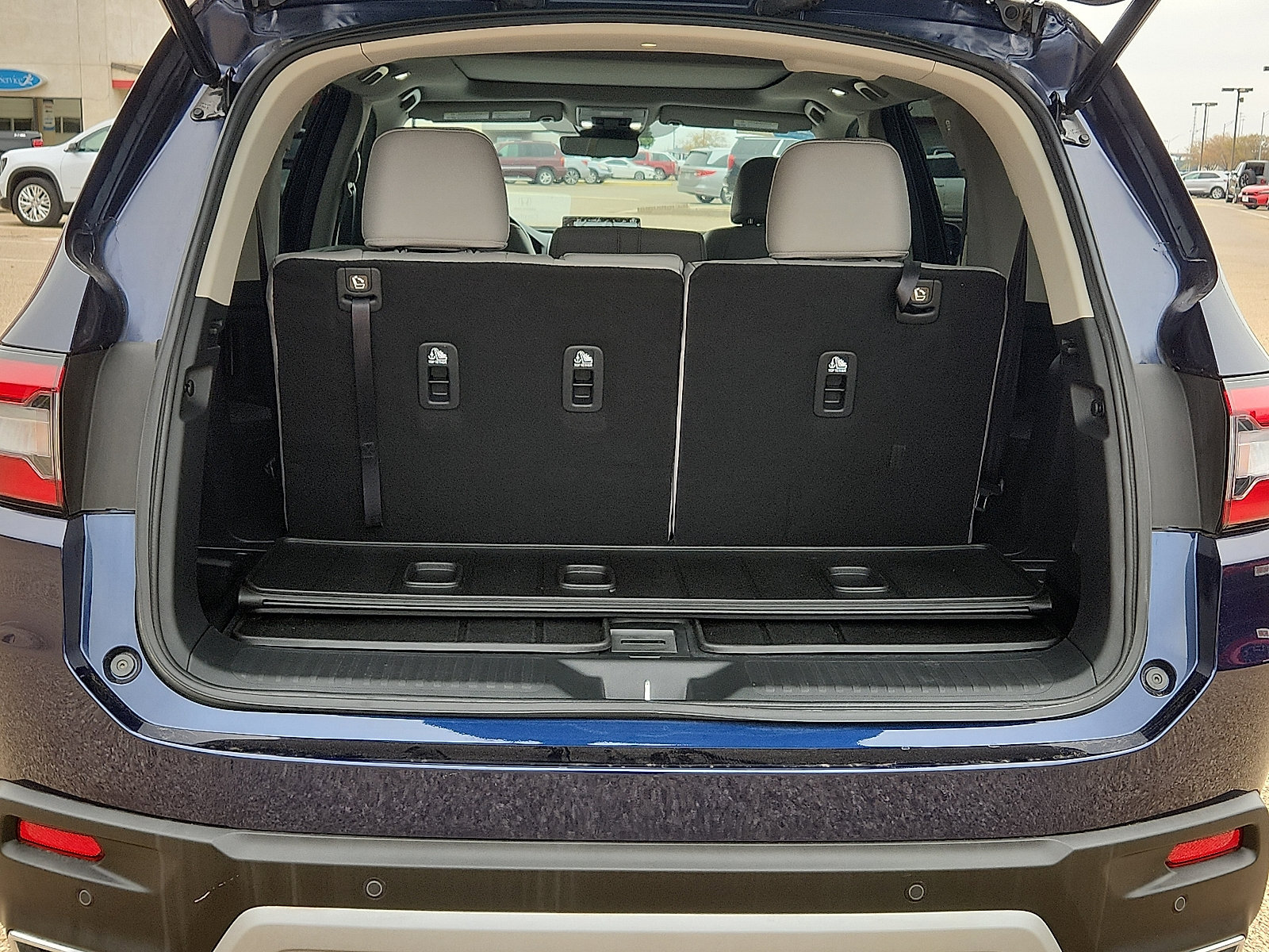 Used 2025 Honda Pilot Touring image 11