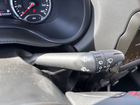 Used 2023 Jeep Renegade Trailhawk image 34