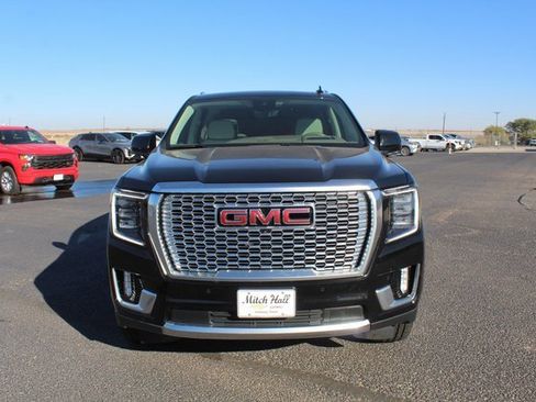 Used 2023 GMC Yukon Denali w/ Denali Reserve Package image 12
