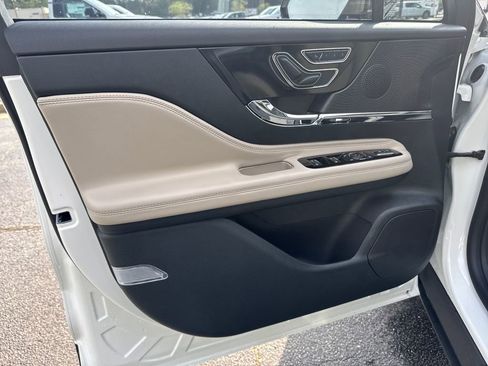 New 2026 Lincoln Corsair Premiere image 16