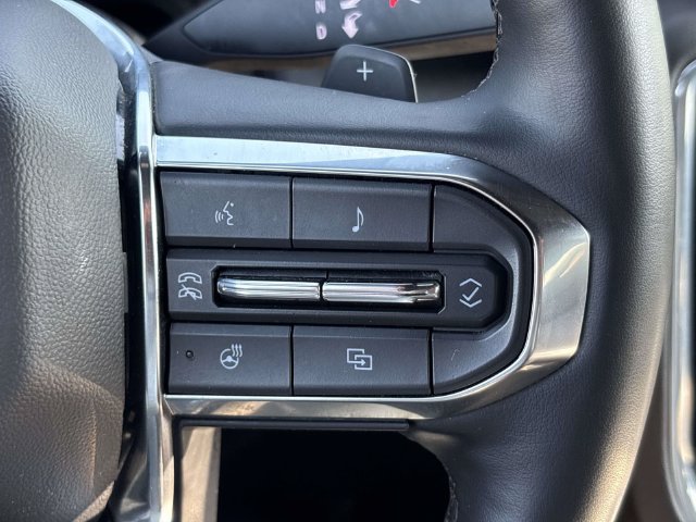 Used 2025 GMC Yukon Denali AWD/4WD image 31