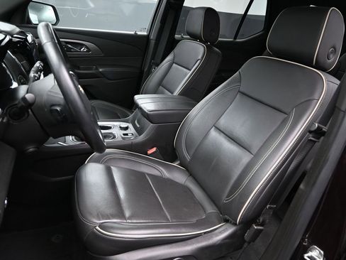 Used 2023 Chevrolet Traverse Premier image 15