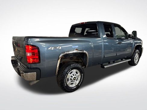Used 2011 Chevrolet Silverado 2500 LT w/ Interior Plus Package AWD/4WD image 5