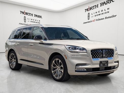 Used 2023 Lincoln Aviator Grand Touring w/ Equipment Group 301A AWD/4WD image 4