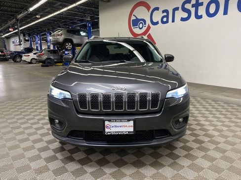 Used 2019 Jeep Cherokee Latitude Plus w/ Cold Weather Group image 4