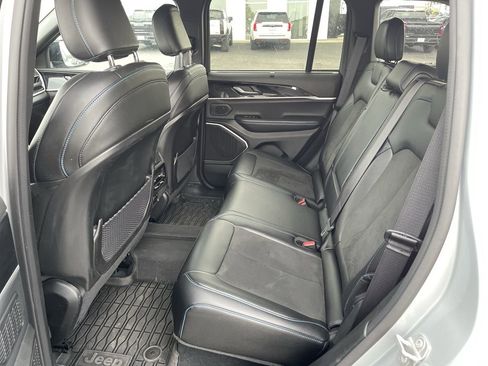 Used 2022 Jeep Grand Cherokee Trailhawk w/ Advanced Protech Group II AWD/4WD image 25