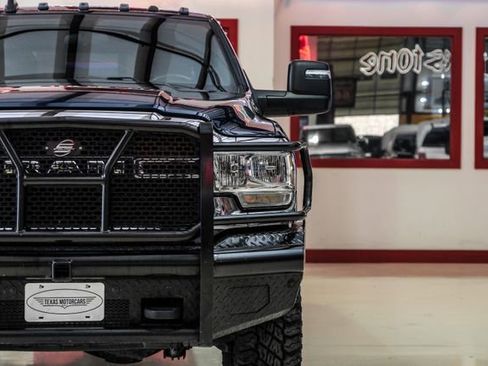 Used 2024 RAM 2500 Tradesman w/ Chrome Appearance Group image 32