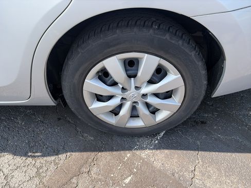 Used 2015 Toyota Corolla LE FWD image 10