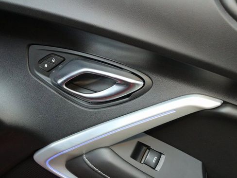 Used 2021 Chevrolet Camaro LT w/ RS Package image 9