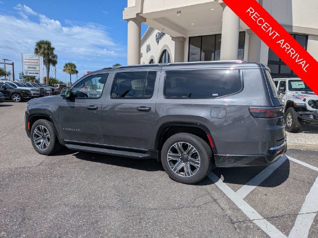 Used 2024 Jeep Wagoneer L Series II RWD image 4