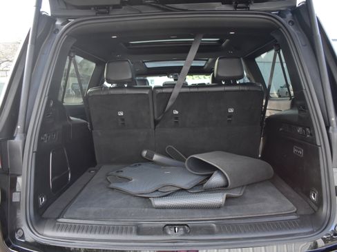 Used 2024 Jeep Wagoneer L Series II w/ Premium Group I image 38