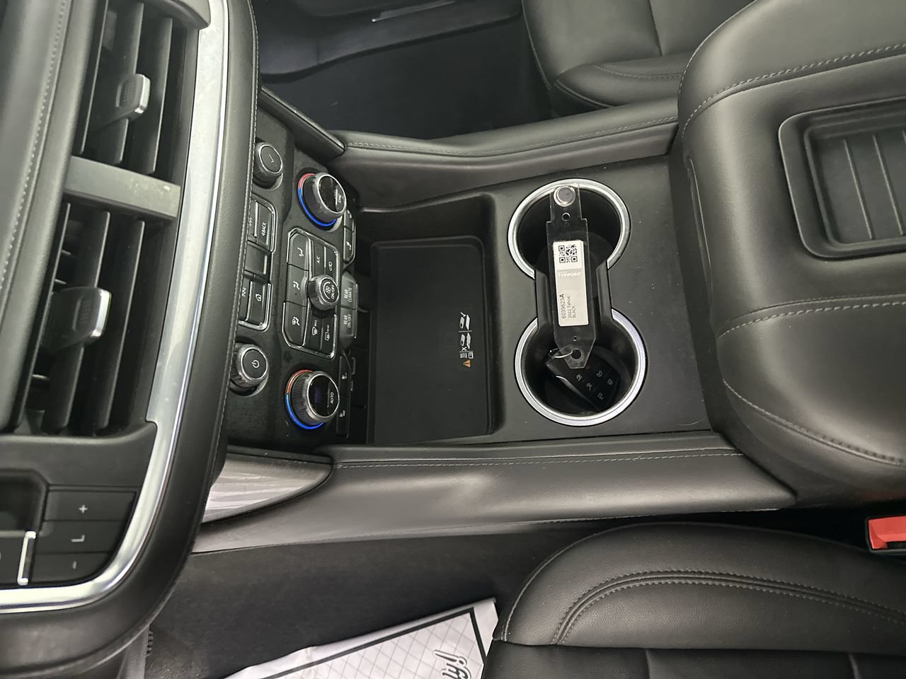 Used 2022 Chevrolet Tahoe LT w/ Luxury Package RWD image 9