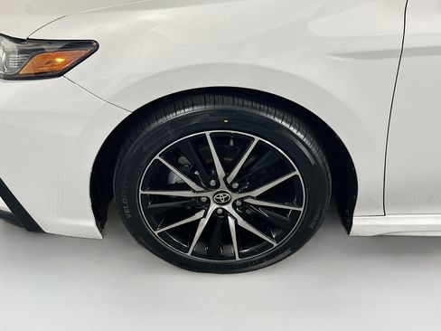 Used 2024 Toyota Camry SE w/ Convenience Package FWD image 11