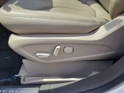 Certified 2023 Lincoln Nautilus Reserve FWD image 12