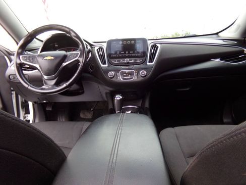 Used 2018 Chevrolet Malibu LT w/ Redline Edition FWD image 28