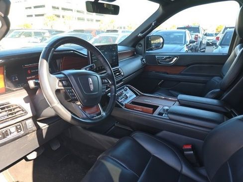 Used 2024 Lincoln Navigator L 4WD image 10