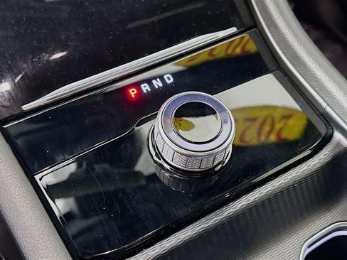 Used 2025 Jeep Grand Cherokee L Laredo image 16