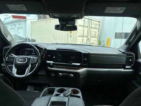 Used 2022 GMC Sierra 1500 SLE AWD/4WD image 18