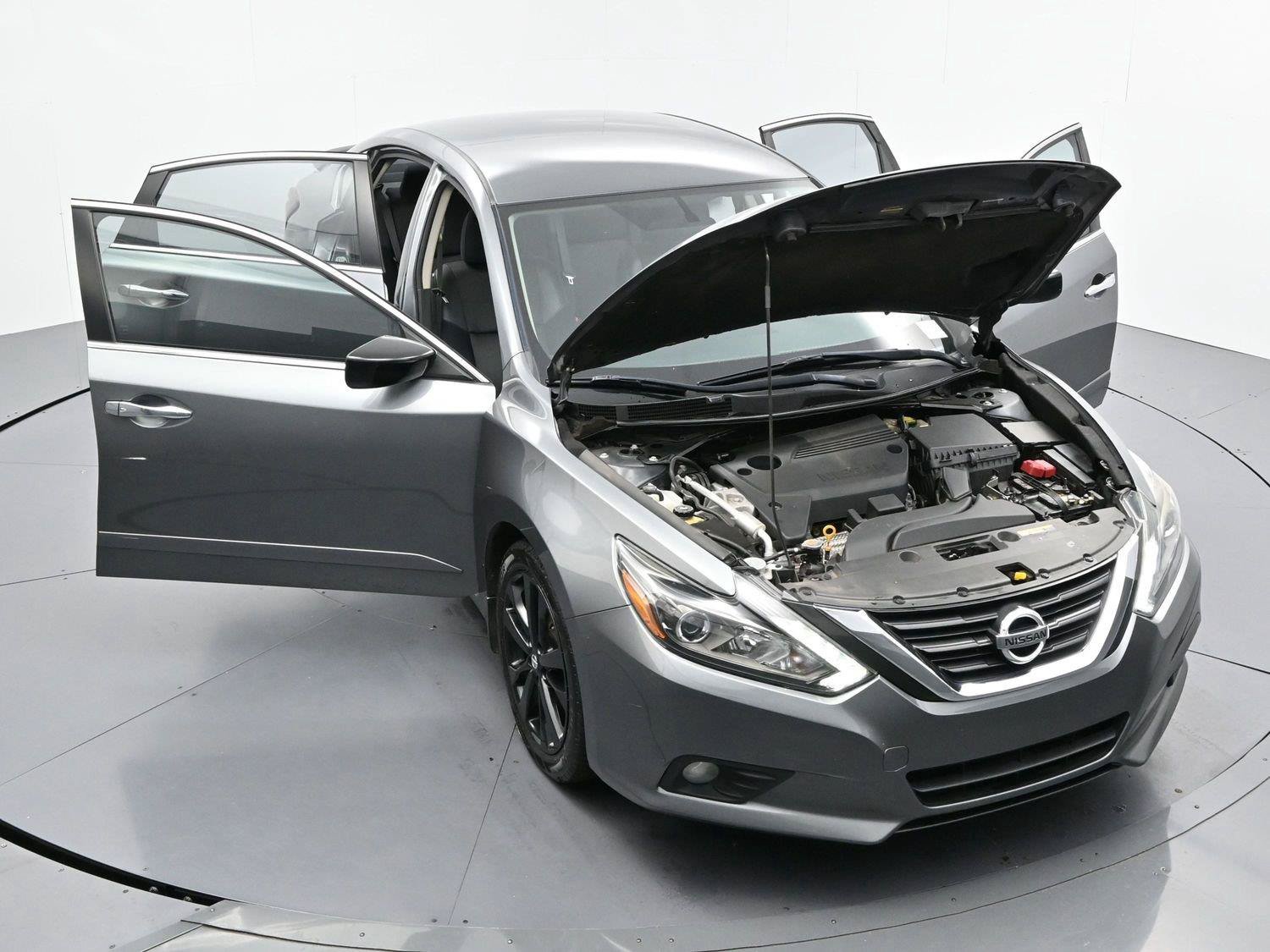 Used 2017 Nissan Altima 2.5 SR w/ Midnight Edition Package FWD image 40