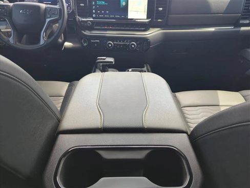 Used 2025 Chevrolet Silverado 1500 ZR2 AWD/4WD image 15