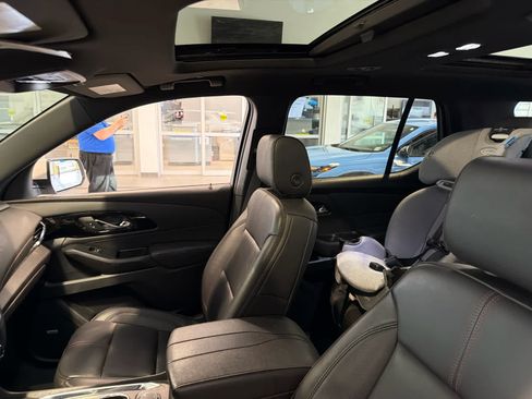 Certified 2023 Chevrolet Traverse RS w/ LPO, Floor Liner Package AWD/4WD image 8
