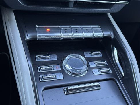 Used 2024 Lincoln Nautilus Reserve image 24