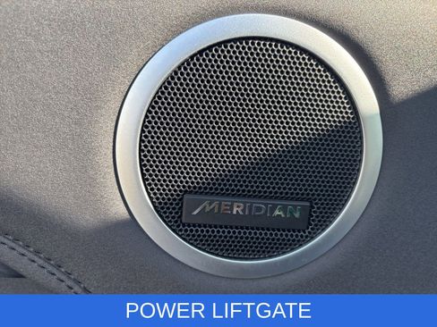 Used 2023 Land Rover Discovery S image 22