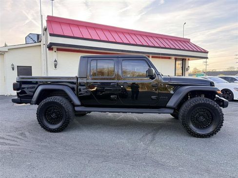 Used 2020 Jeep Gladiator Sport w/ Quick Order Package 24S AWD/4WD image 4