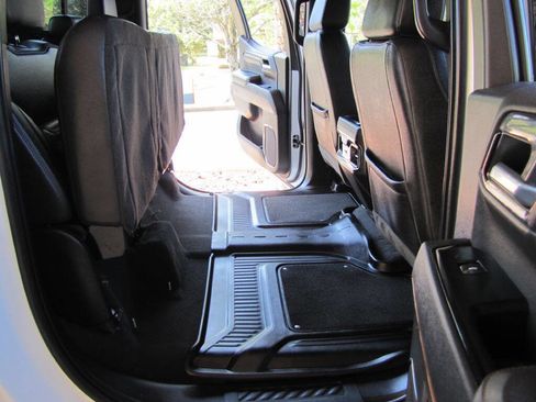 Used 2023 GMC Sierra 1500 AT4 w/ Technology Package image 21